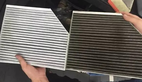 大眾凌渡空調濾芯在什么地方 在副駕駛手套箱里側(濾芯保質期3年)