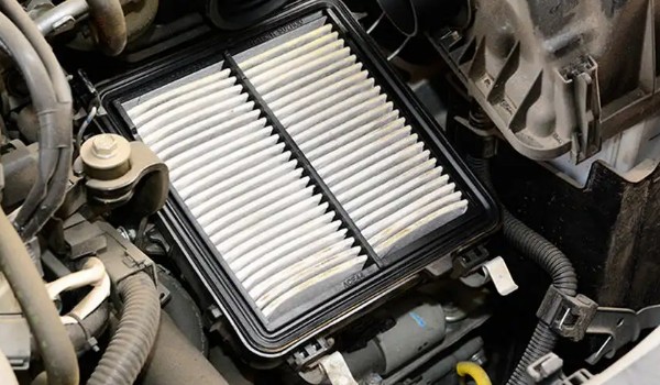 大眾凌渡空氣濾芯在哪里 位于發動機艙的右下角