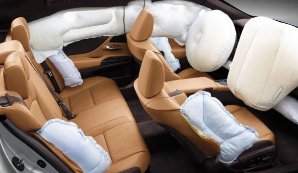 吉利星越l安全性怎么樣 基于CMA構(gòu)架打造(搭載豐富的智能駕控)