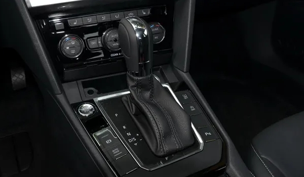 凌渡是什么變速箱 標配7擋濕式雙離合變速箱