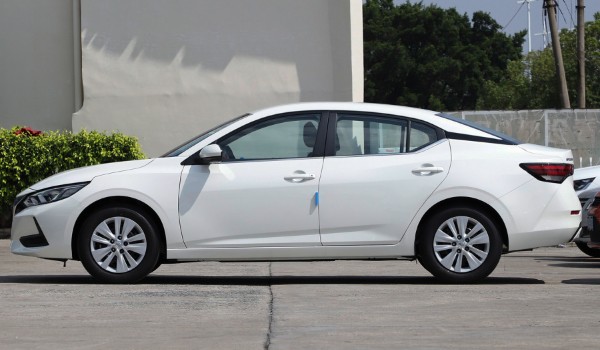 日產軒逸的外觀配色有哪些 采用五大外觀配色(珠光白配色耐看)