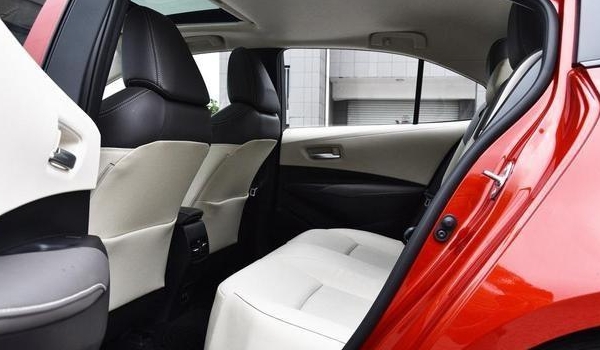 卡羅拉車身尺寸是多少 尺寸參數(shù)4635*1780*1455mm(后備箱容積470L)