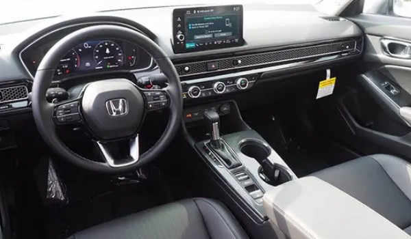 本田思域的空調濾芯在什么位置 在副駕駛手套箱內部