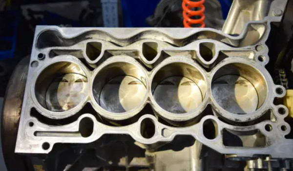 豐田凱美瑞是什么發動機 動力十分充沛(采用兩款發動機配置)