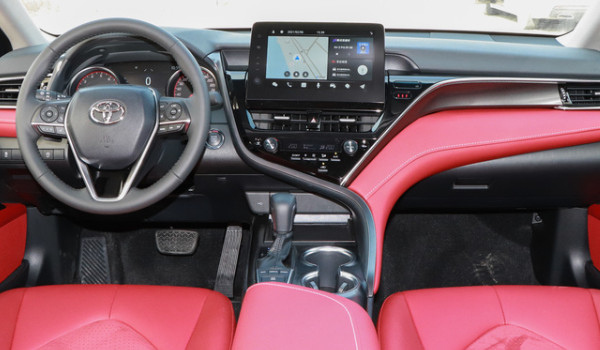 凱美瑞空調濾芯在什么地方 在副駕駛手套箱的內側