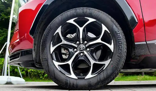 豐田威蘭達輪胎型號是多少 輪胎型號規格為235/55 r19