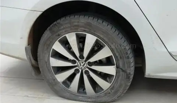 大眾速騰輪胎型號規格 輪胎型號規格為225/45 r18