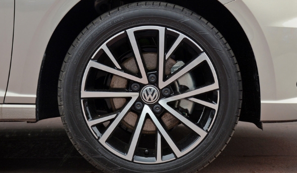 大眾朗逸輪胎型號是多少 采用三種輪胎型號(更換年限三年或六萬公里)