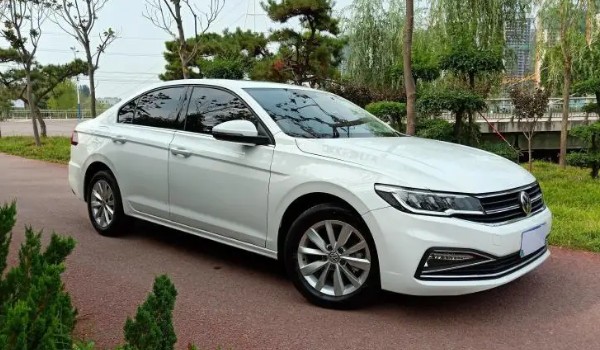 新款寶來是四驅(qū)還是兩驅(qū) 采用前置兩驅(qū)系統(tǒng)(省油維護(hù)便宜)