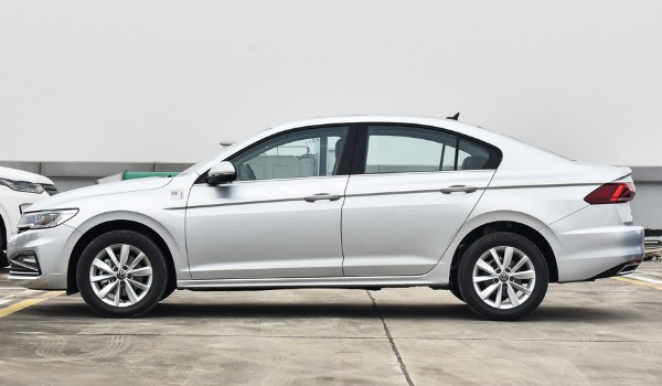 新款寶來是四驅(qū)還是兩驅(qū) 采用前置兩驅(qū)系統(tǒng)(省油維護(hù)便宜)