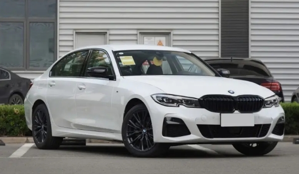 寶馬3系是什么發動機 搭載2.0T四缸渦輪增壓發動機（有高種低三種功率）