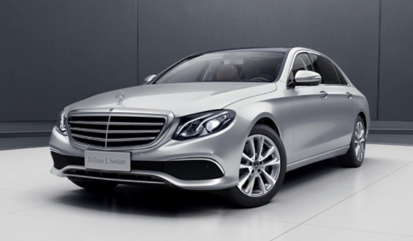 奔馳e級(jí)買什么顏色好看 北極白配色十分好看(運(yùn)動(dòng)又時(shí)尚)