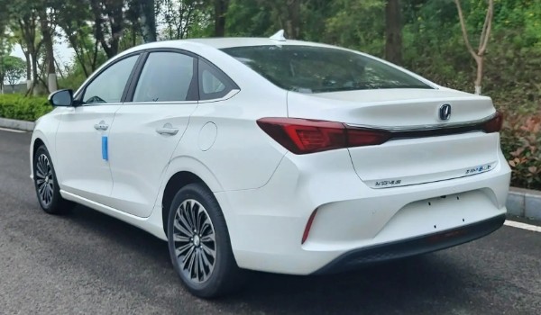 長安逸動性能怎么樣 動力性能十分充沛(采用1.4T四缸發動機)