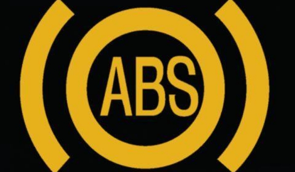 abs燈亮了是什么原因 abs是什么意思（防抱死剎車系統）