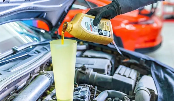 變速箱油多長時間換一次 一般每2年或4萬公里更換