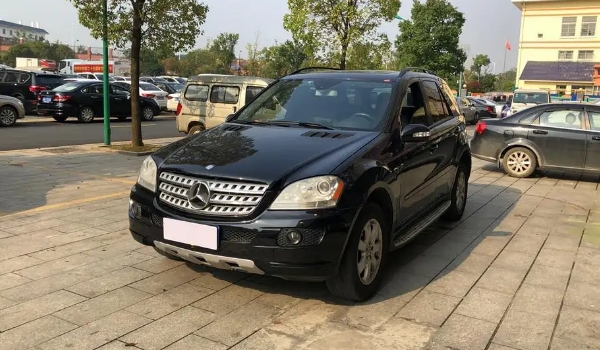 奔馳suv全部車型價格 在售的、停售的車型共有29款(最低報價27萬起)