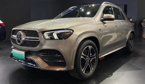 奔馳suv全部車型價格 在售的、停售的車型共有29款(最低報價27萬起)