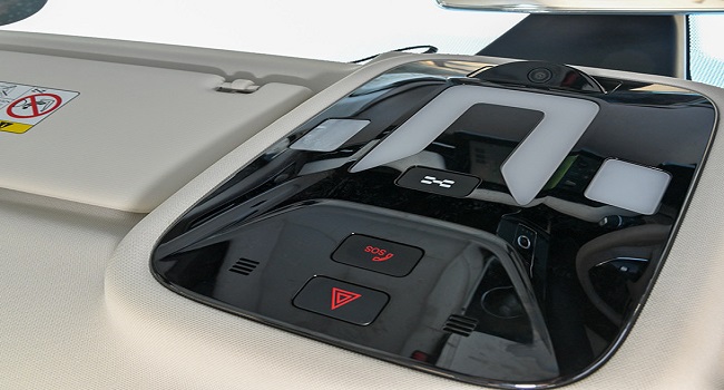 愛馳u5純電動(dòng)汽車充電口怎么打開，用應(yīng)急解鎖不用慌