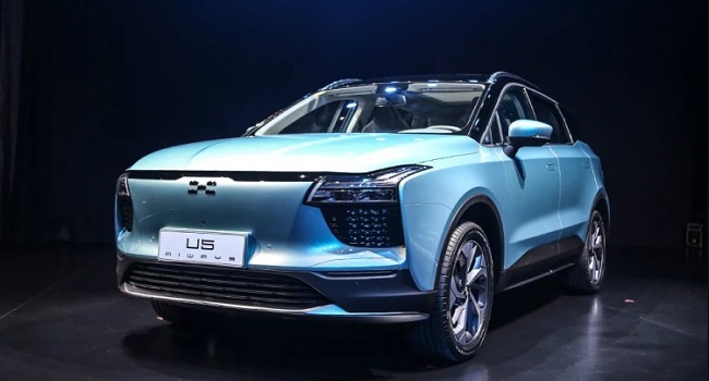 愛馳u5純電動(dòng)汽車充電口怎么打開，用應(yīng)急解鎖不用慌