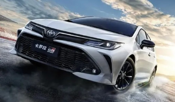 豐田卡羅拉和本田飛度哪個好 卡羅拉配置豐富(車身長達(dá)4.6米)