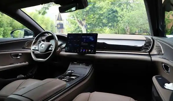 比亞迪漢和比亞迪e9哪個好，比亞迪漢配置更豪華（同價位下）