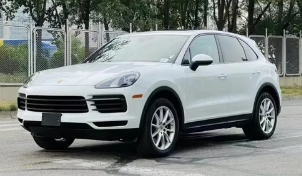 保時捷卡宴混動好還是油的好，追求動力當然是油的刺激