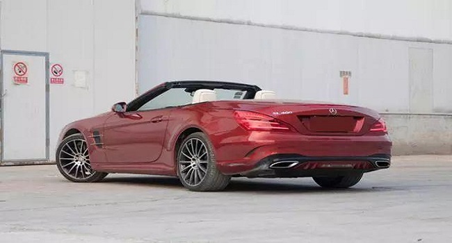 奔馳2022硬頂敞篷跑車多少錢,價格與油耗決定速度與激情