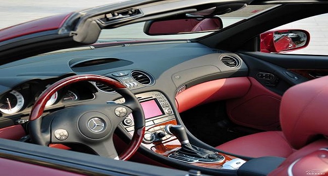奔馳2022硬頂敞篷跑車多少錢,價格與油耗決定速度與激情