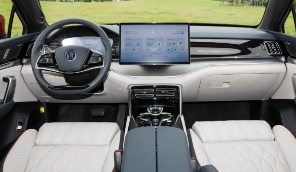 護衛艦07會比比亞迪唐便宜嗎 價格是差不多的(尺寸配置相差無幾)