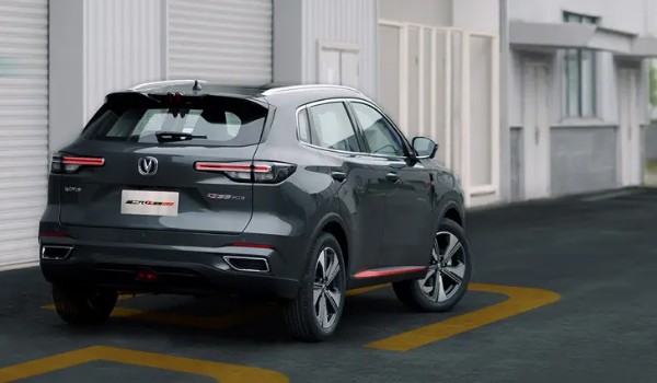 長安cs55plus怎么樣值得買嗎 車身長達4.5米(前后均為獨立懸架結構)