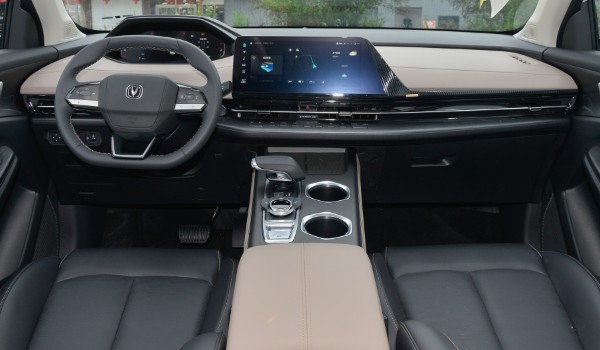 長安cs55plus怎么樣值得買嗎 車身長達4.5米(前后均為獨立懸架結構)