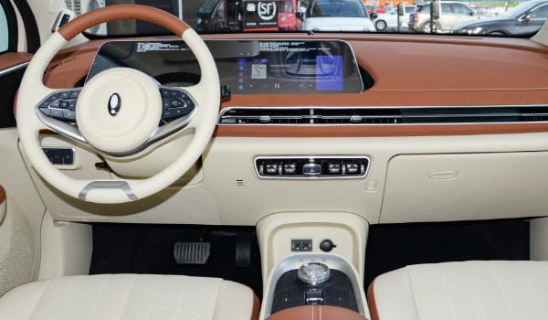 歐拉好貓2022新款電動汽車怎么樣 配置功能豐富(續航可達501km)