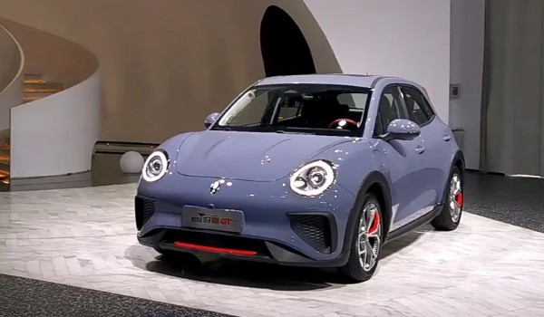 歐拉好貓2022新款電動汽車怎么樣 配置功能豐富(續航可達501km)