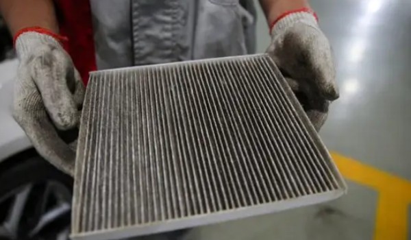 空氣濾芯和空調濾芯的區別 保護對象不同(放置位置不同)