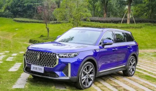 一汽奔騰t99怎么樣 車身長(zhǎng)達(dá)4.8米(百公里油耗10.5L)