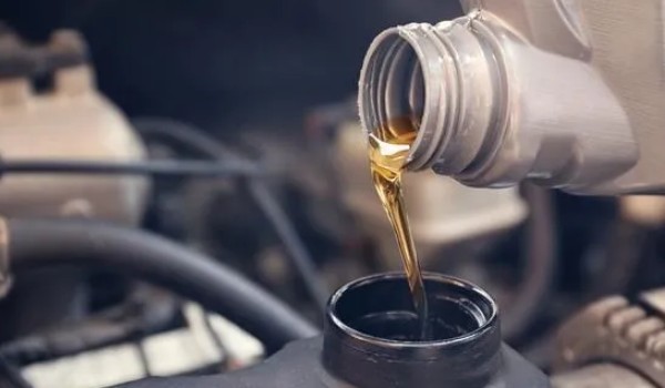 沃爾沃xc60保養機油加多少升 機油加5L左右(使用5w30型號)