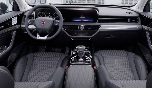 2022款紅旗hs5參數配置 車身長達4.7米(搭載2.0T發動機)