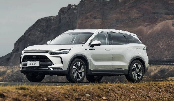 北京x7油耗,百公里油耗實測9.3L(搭載1.5T四缸動力)