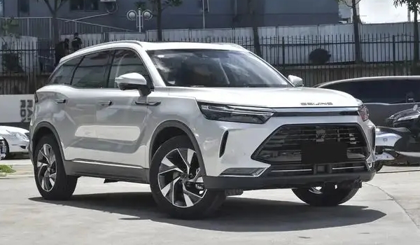 北京x7和哈弗h6哪個好，北京x7動力參數略高（哈弗h6配置堪稱豪華）