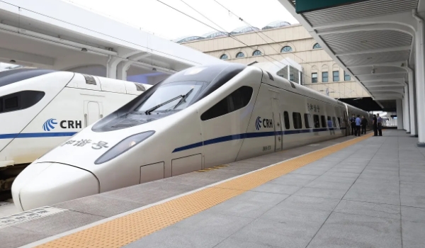 動車和高鐵有什么區別,有四個明顯的區別(車次/速度/鐵軌/行駛要求)