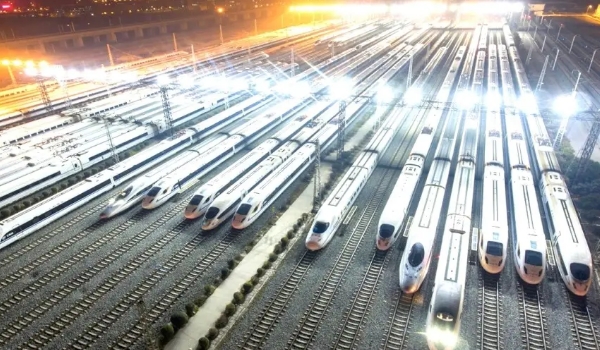 動車和高鐵有什么區別,有四個明顯的區別(車次/速度/鐵軌/行駛要求)