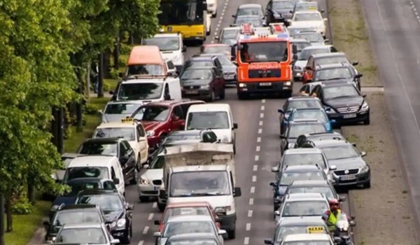 闖紅燈幾天可以查到違章信息，一般2-5個(gè)工作日（最晚不超過(guò)13個(gè)工作日）