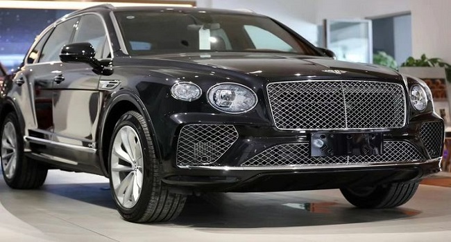 賓利添越混動版價格，可電可油霸氣無比