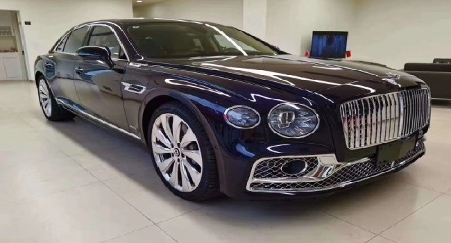 賓利飛馳w12報(bào)價(jià),價(jià)格與車型豪氣相當(dāng)