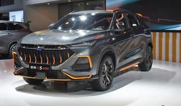 長(zhǎng)安歐尚x5價(jià)格2021款落地價(jià),在售2021款報(bào)價(jià)6萬(wàn)起(全款落地最低8萬(wàn))