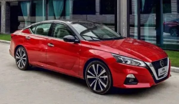 日產天籟輪胎多久換一次 每行駛8萬公里更換一次(4-5年左右)