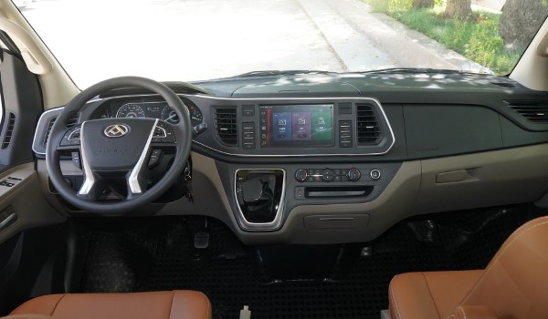 房車價格10萬一20萬 上汽大通v80售價19萬(采用六座設計)