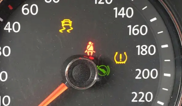 胎壓故障燈怎么消除 兩種消除方式操作簡單（胎壓監測保護輪胎）