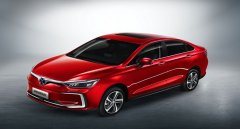 北汽eu5續(xù)航多少公里，續(xù)航強(qiáng)充電也方便