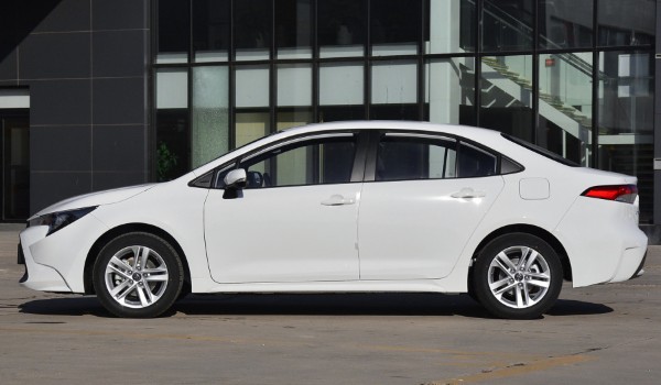 豐田雷凌是b級車嗎 是a級轎車(車身長達4.6米)